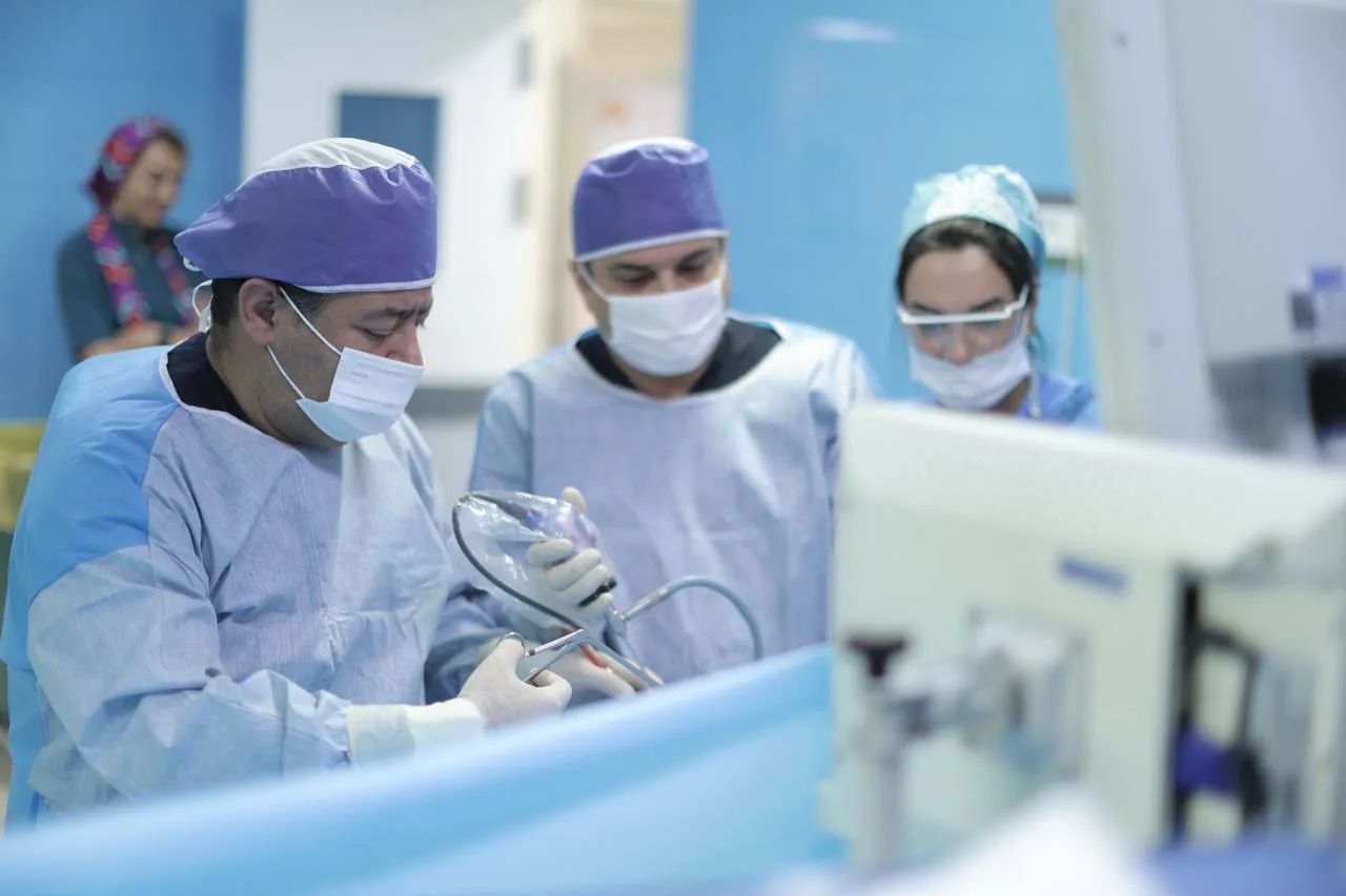 Advanced neurosurgical instruments in the operating room